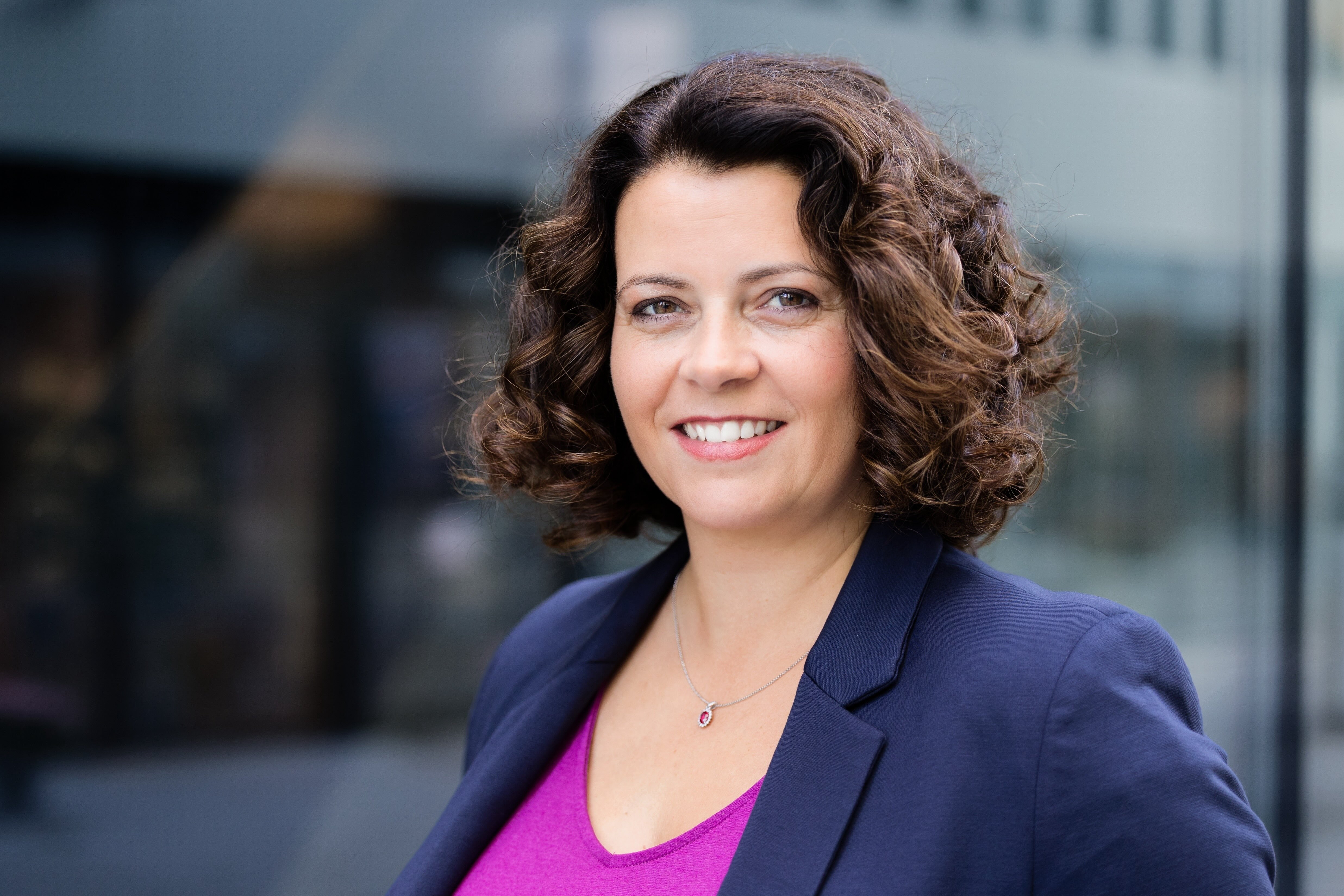 Dr. Jacqueline Reber