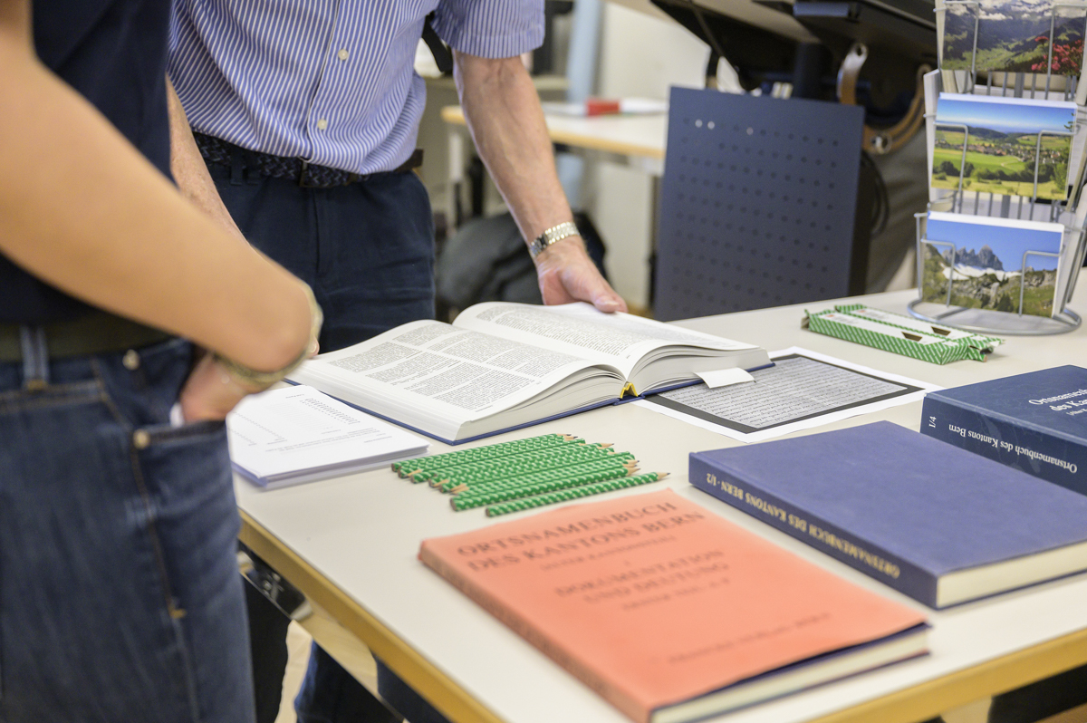 Büchertisch